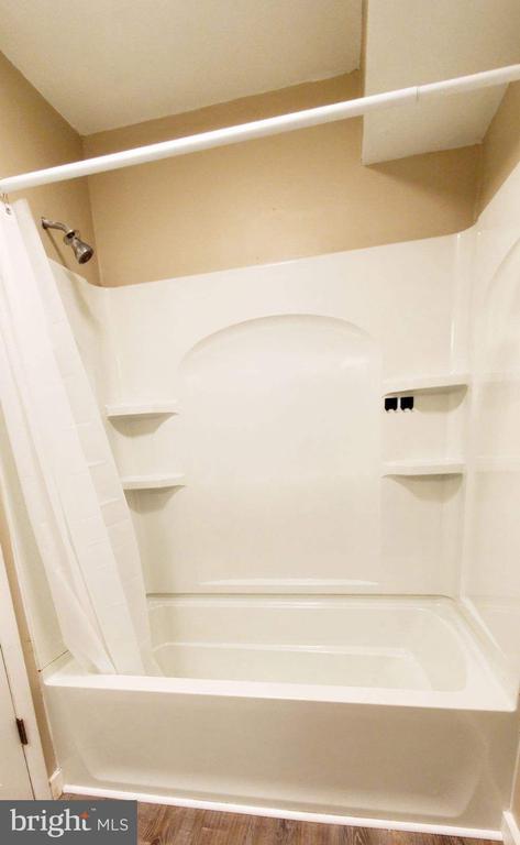 Building Photo - 311 W 4th St