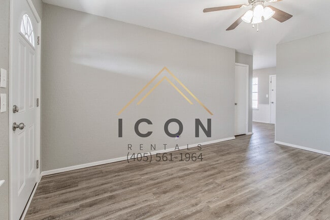 Building Photo - 1038 S Highland Dr