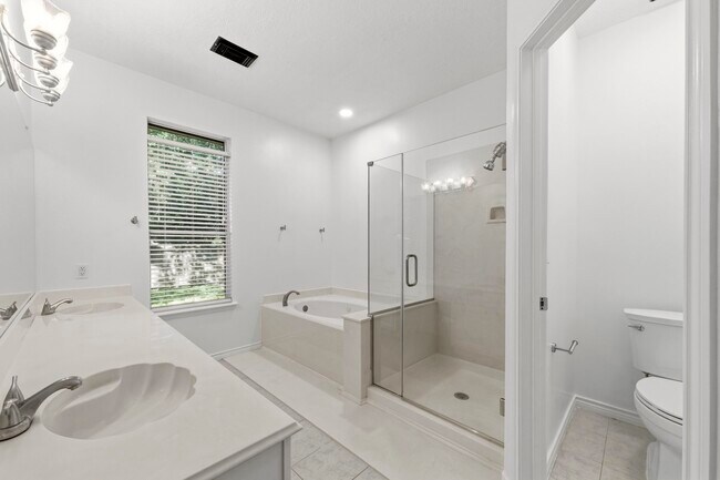 Building Photo - 34 Firethorn Pl