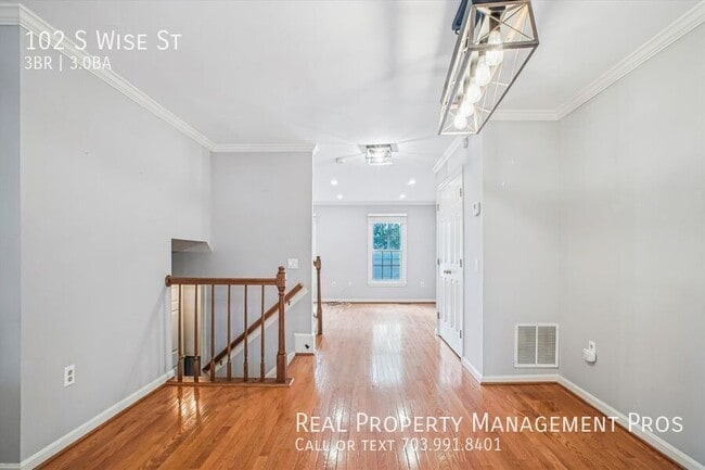 Building Photo - 102 S Wise St