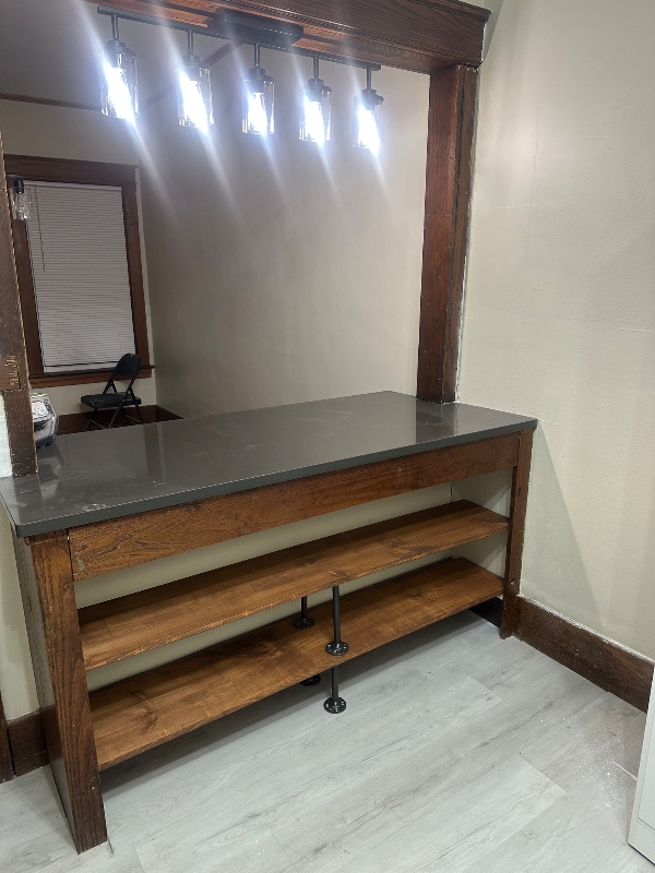 Building Photo - 43 Shirley St