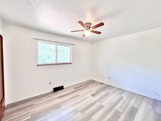 Building Photo - Updated 2bd/1ba Duplex in West Fort Collin...
