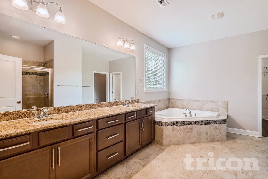 Building Photo - 13720 Laughing Gull Dr