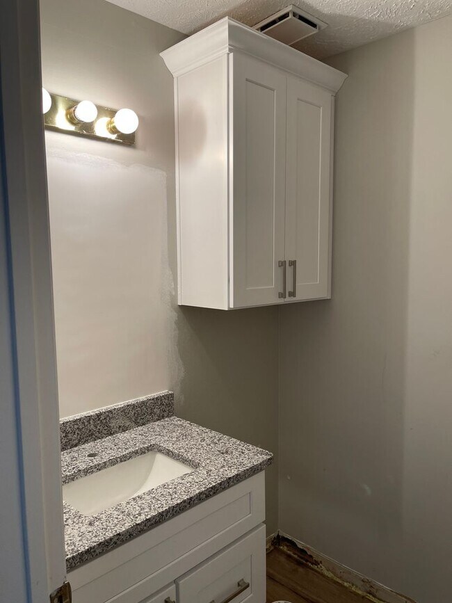 Building Photo - Newly Remodeled Home near Priest Lake
