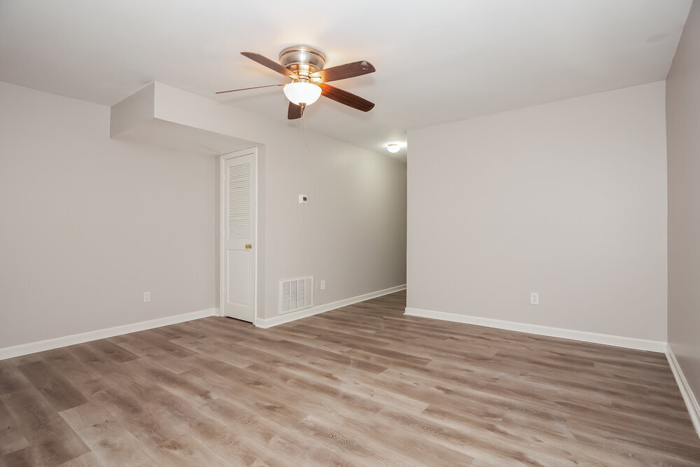 Building Photo - 10552 English Setter Way