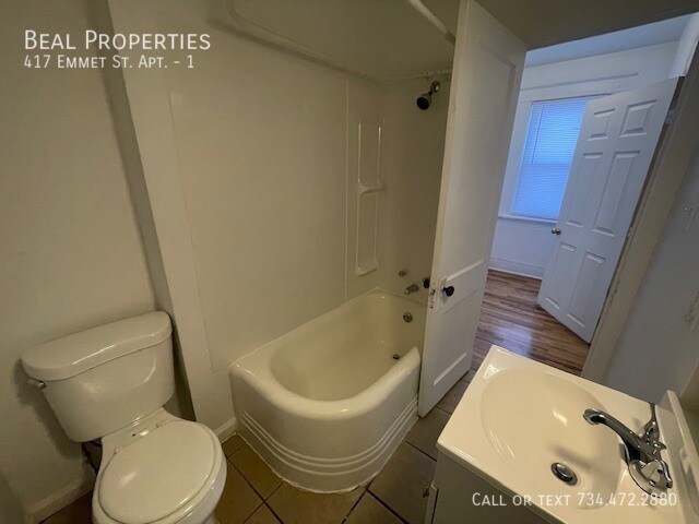 Building Photo - 417 Emmet St