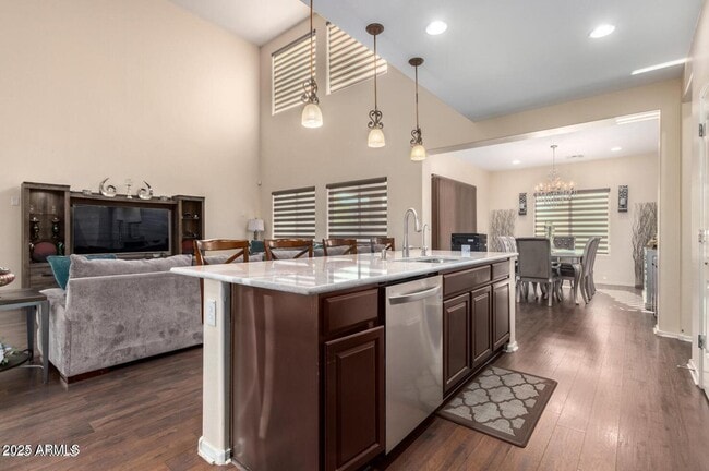 Building Photo - 10763 W Cottontail Ln