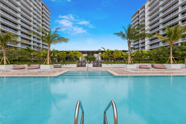 Building Photo - 1480 NW North River Dr