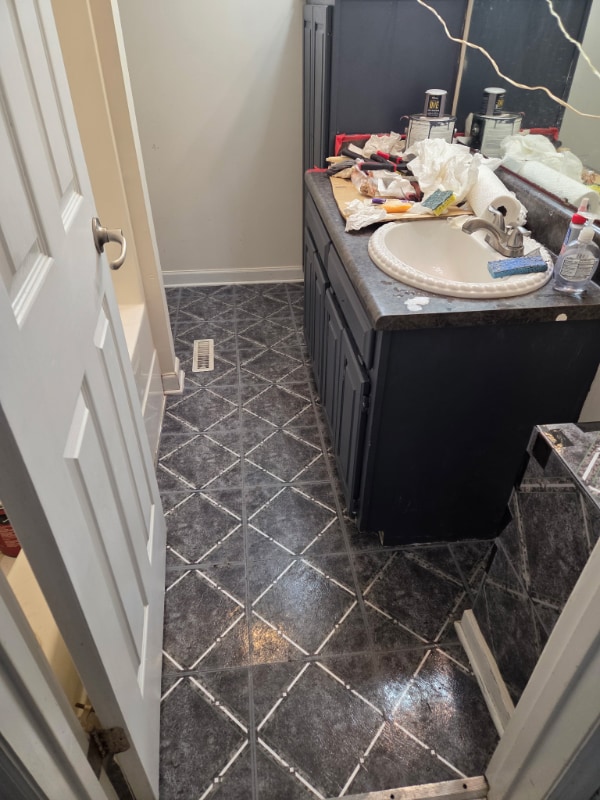 Building Photo - 1165 Greens Rd