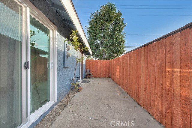 Building Photo - 8585 Lampson Ave