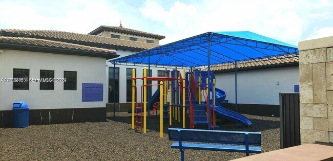 Building Photo - 9360 SW 170th Passage