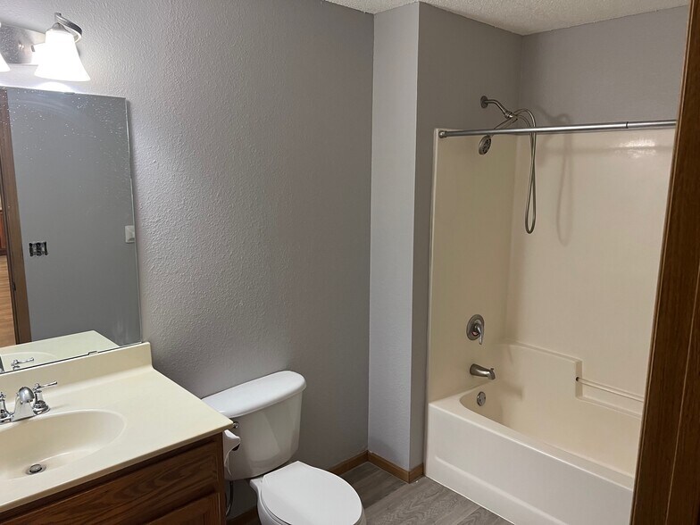 Building Photo - 431 Central AVE W