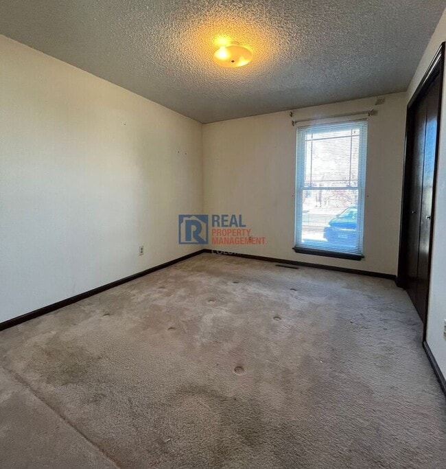 Building Photo - 1605 Flemming Dr