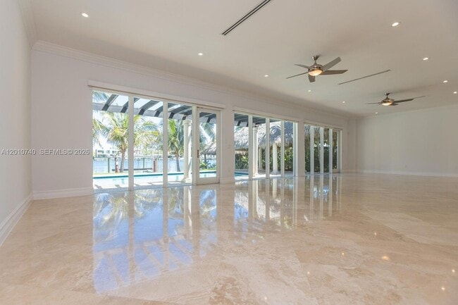 Building Photo - 425 N Shore Dr