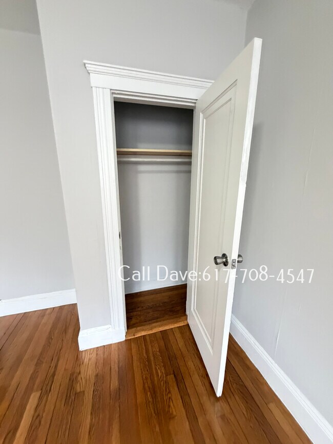 Building Photo - 47 Linden St