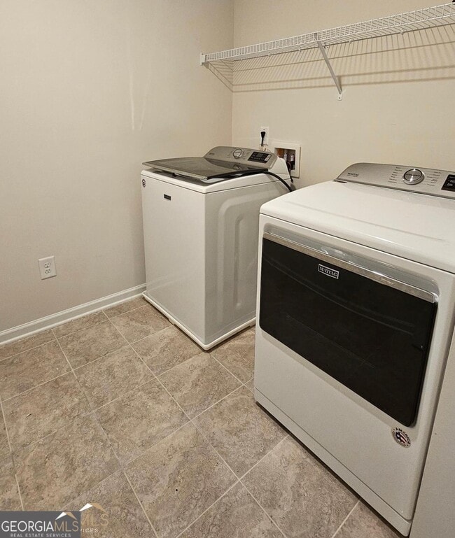 Building Photo - 777 Ironhorse Ln SW