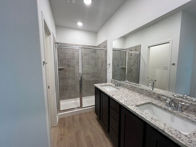 Building Photo - Beautiful 4/2.5 home in Hannah Heights