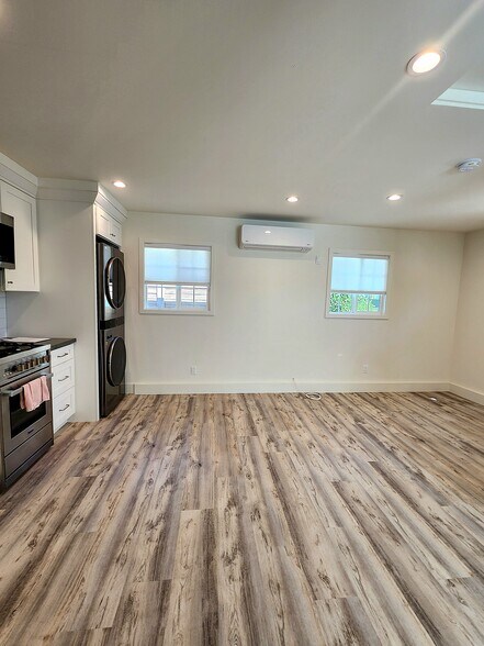 Building Photo - 6235 Aura Ave