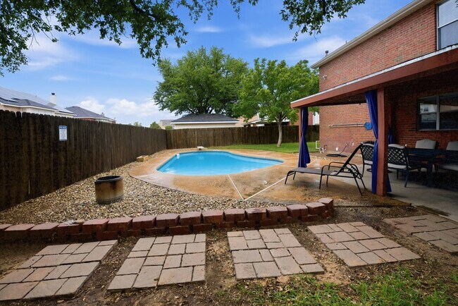 Building Photo - 37 Pinon Ct