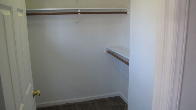 Building Photo - Well-kept 3 bedroom 2 1/2 bath home in the heart of Clemmons