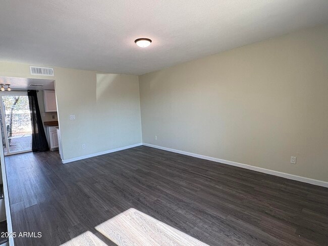 Building Photo - 808 N 95th Dr