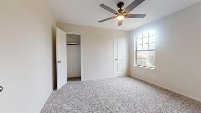 Building Photo - 26503 Forest Pine Ln