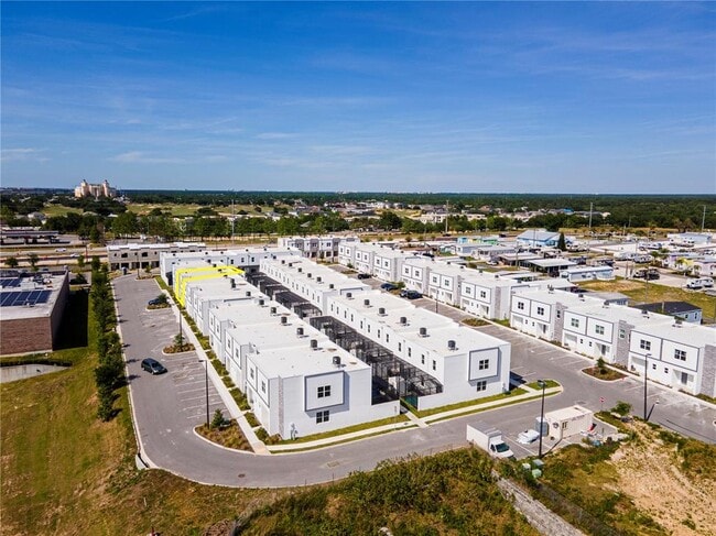 Building Photo - 633 Trikomo Dr