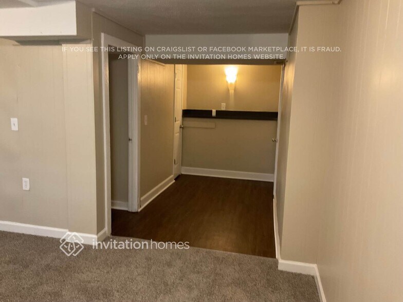 Building Photo - 504 Rivercrest Dr