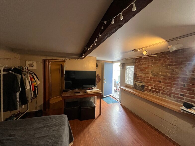 Building Photo - 3018 3rd St