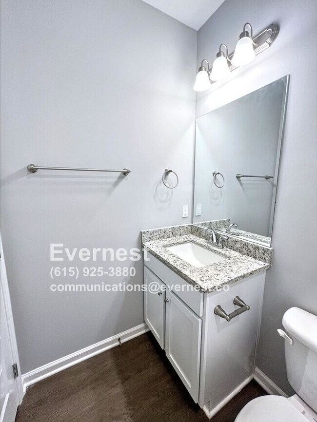 Building Photo - 4-Bedroom, 2-Bathroom Home in a Convenient...