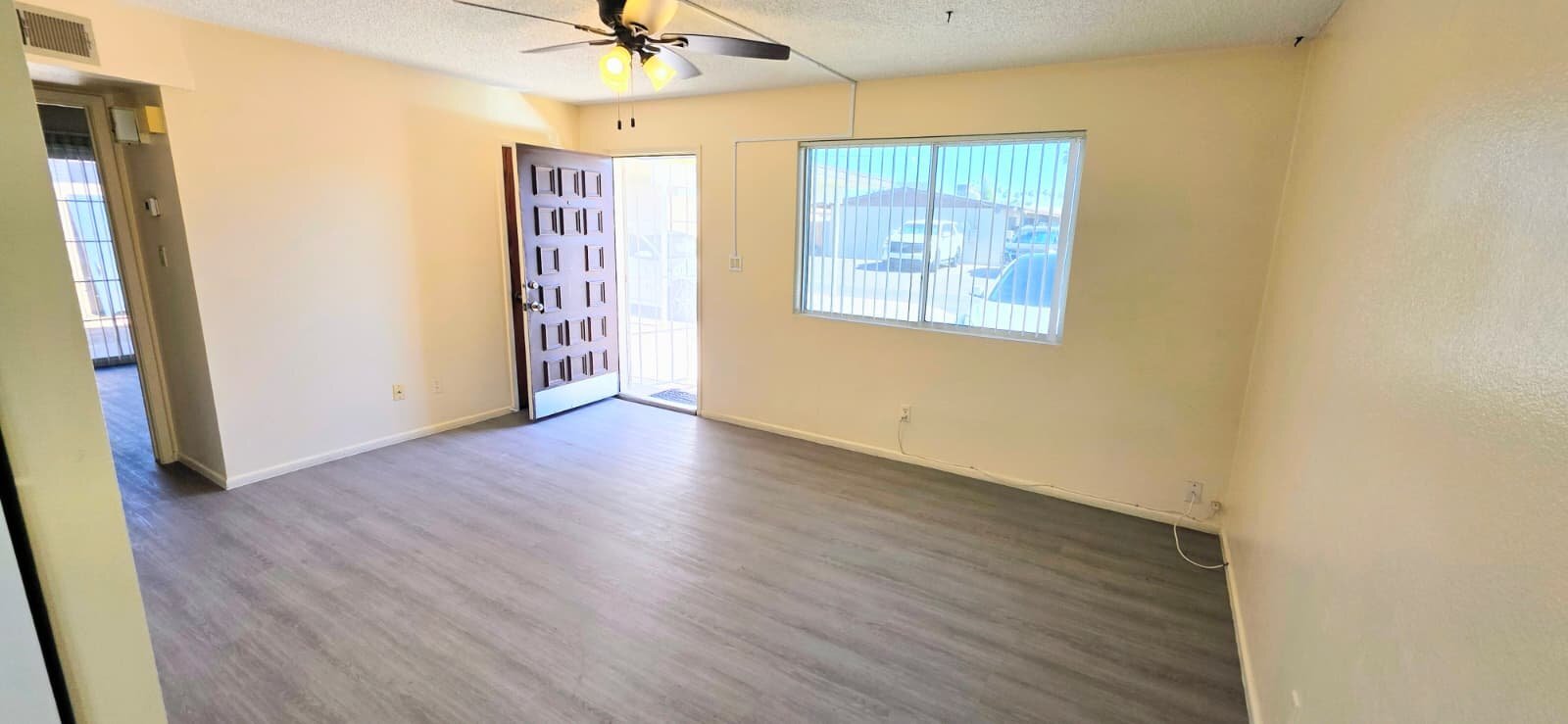 Building Photo - 1041 N Mesa Dr