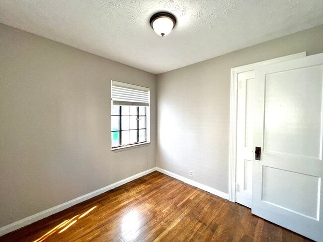 Building Photo - 21400 Goller Ave