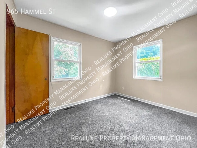 Building Photo - 965 Hammel St
