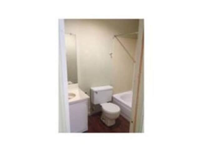 Building Photo - 945 E Monterey Ct