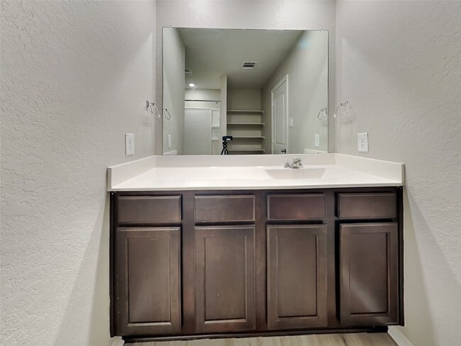 Building Photo - 125 Moonrise Dr