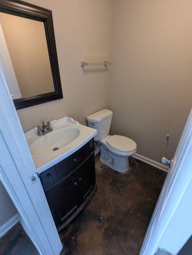 Building Photo - 601 18th St