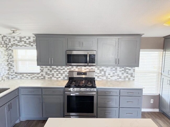 Building Photo - 2709 Co Rd 463