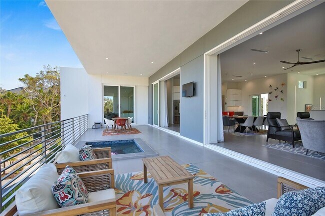 Building Photo - 3939 Higel Ave