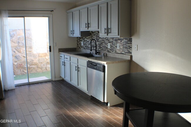 Building Photo - 4805 Ramon Vega