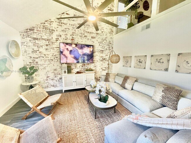 Building Photo - 4700 Regina Dr