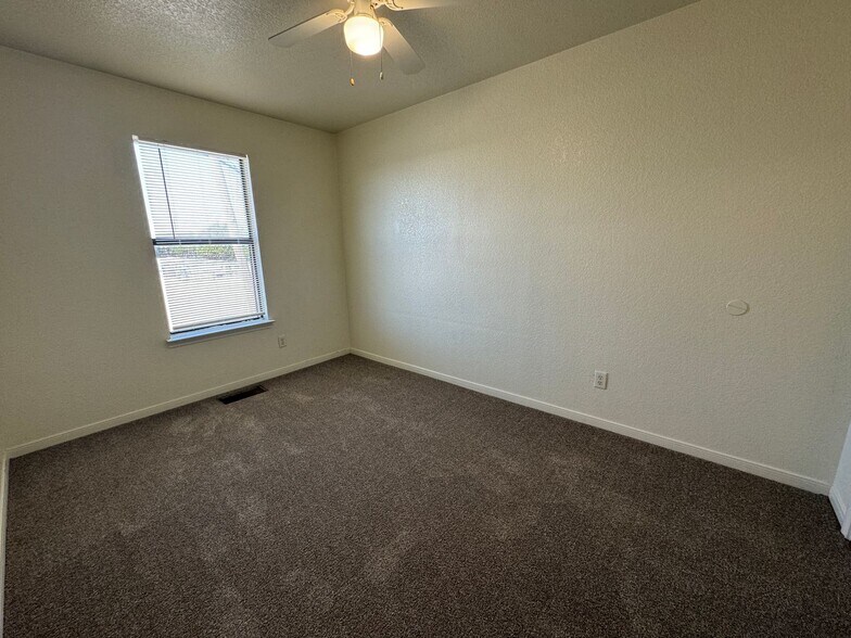 Building Photo - 3701 Ys Pak Ct