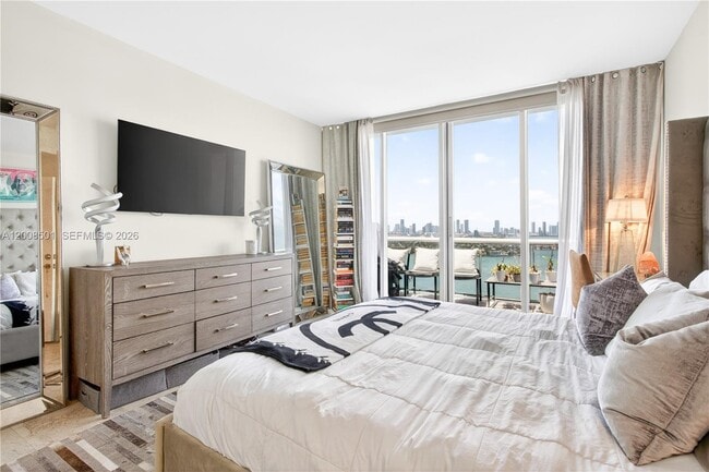 Building Photo - 1900 Sunset Harbour Dr