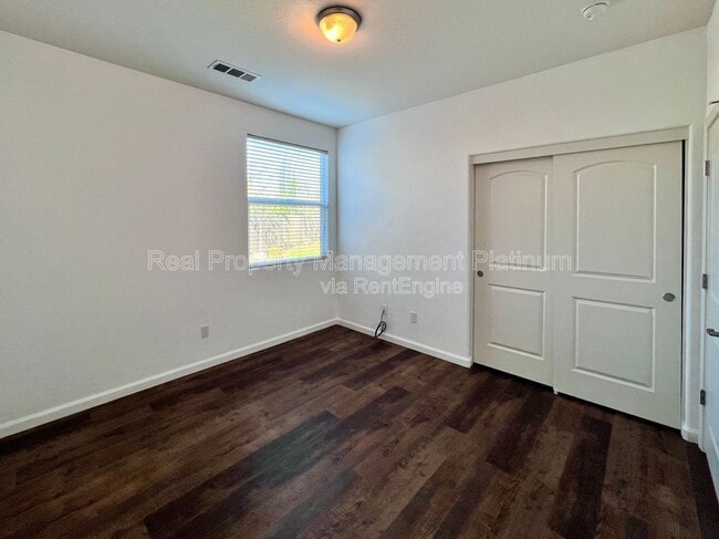 Building Photo - 5597 E Edna Ave