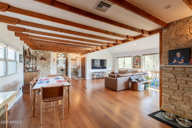 Building Photo - 1902 E Cortez St