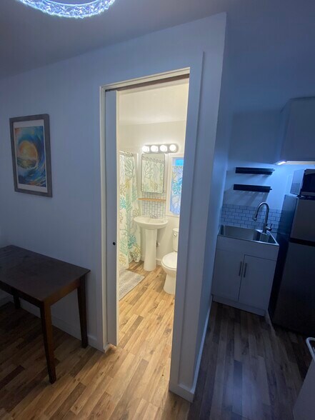 Building Photo - 107 E Barnett St