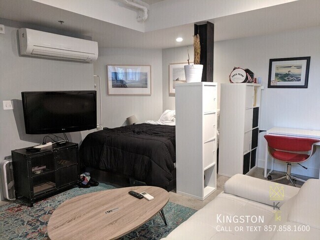 Building Photo - 26 Sunnyside St