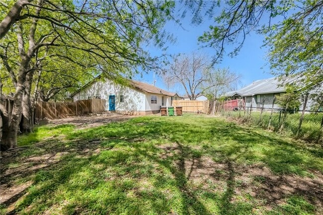 Building Photo - 905 Chisholm Cove
