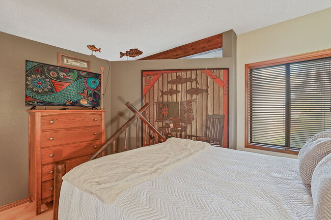 Building Photo - 2650 N Valley View Rd