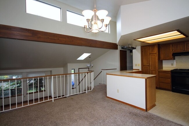 Building Photo - Beautiful 3 Bedroom Tri-Level Home In Federal Way!