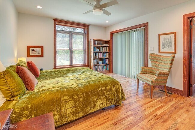 Building Photo - 4 br, 3.5 bath House - 351 Beaverdam Loop ...
